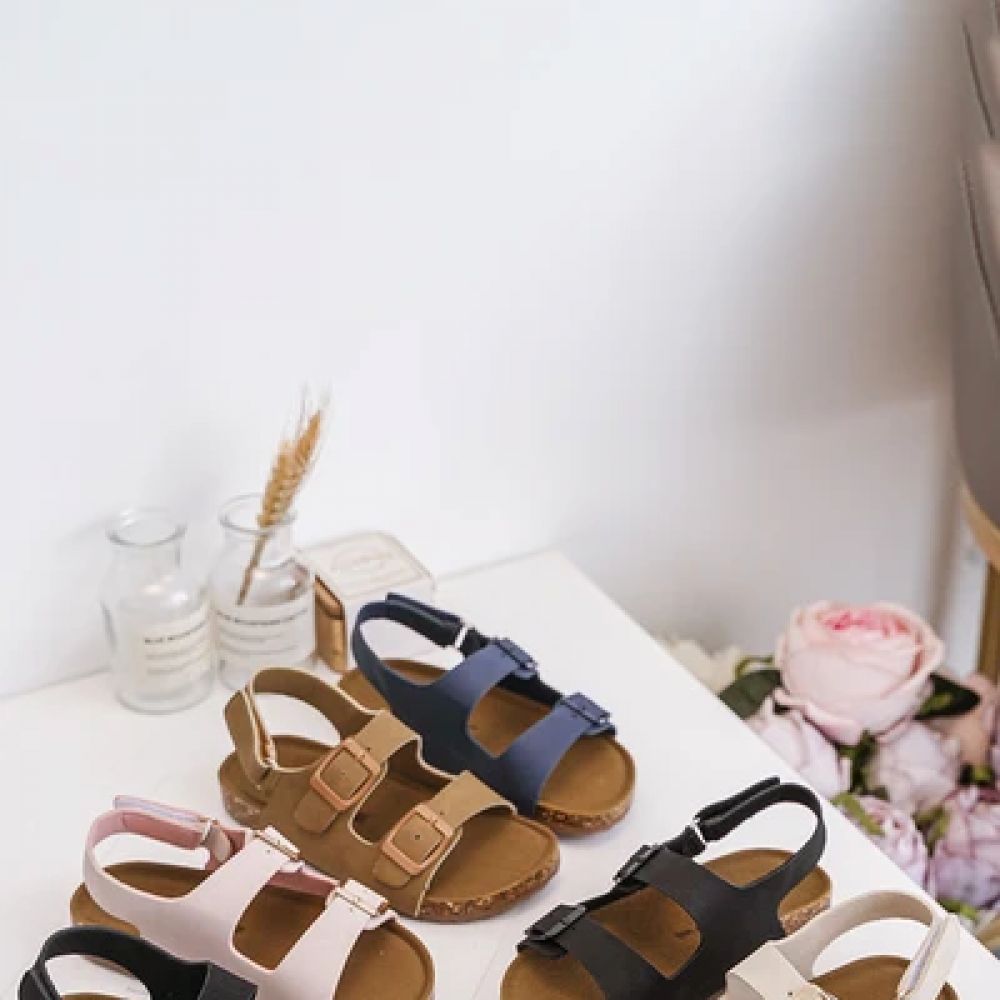 Une image pour le produit SANDALE BLANCHE FILLE ET GARCON
