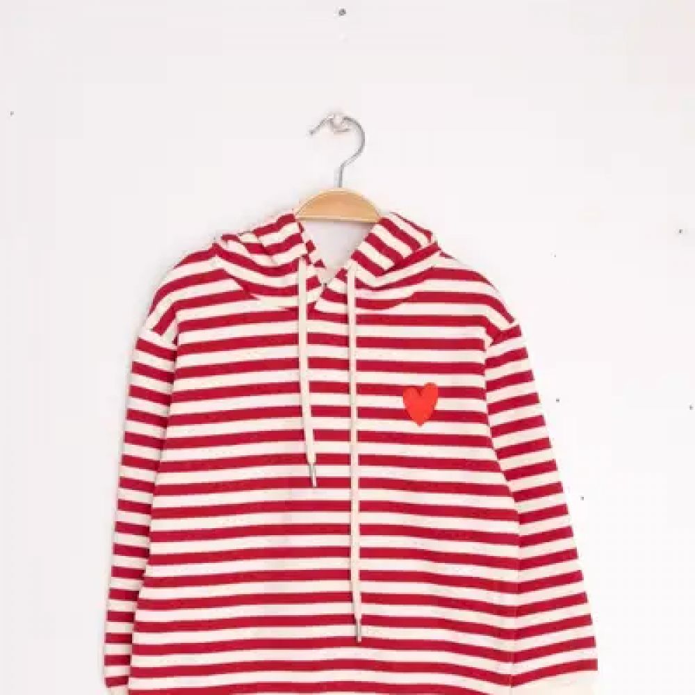 Une image pour le produit  Sweat à Capuche  Rayures avec Coeur Brodé